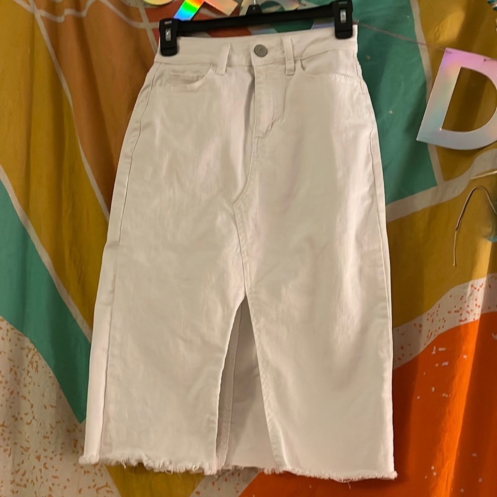 3/26W White SO white denim skirt
